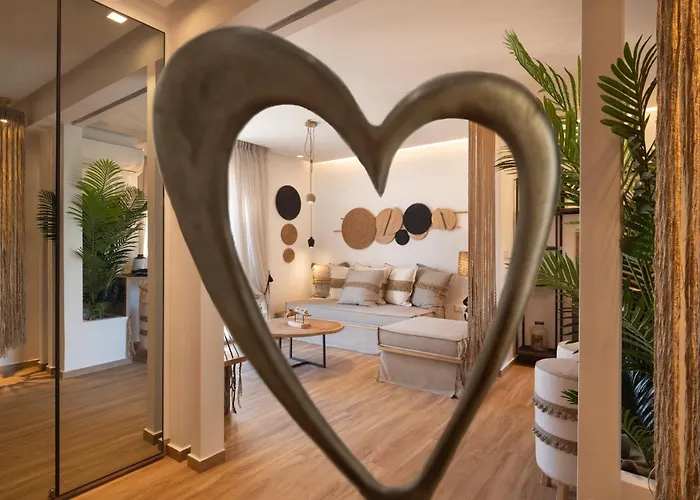Apollonos At Heart Of Plaka