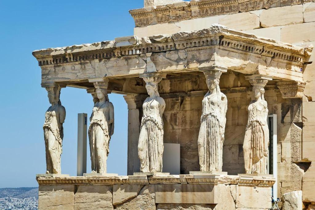 Apollonos At Heart Of Plaka