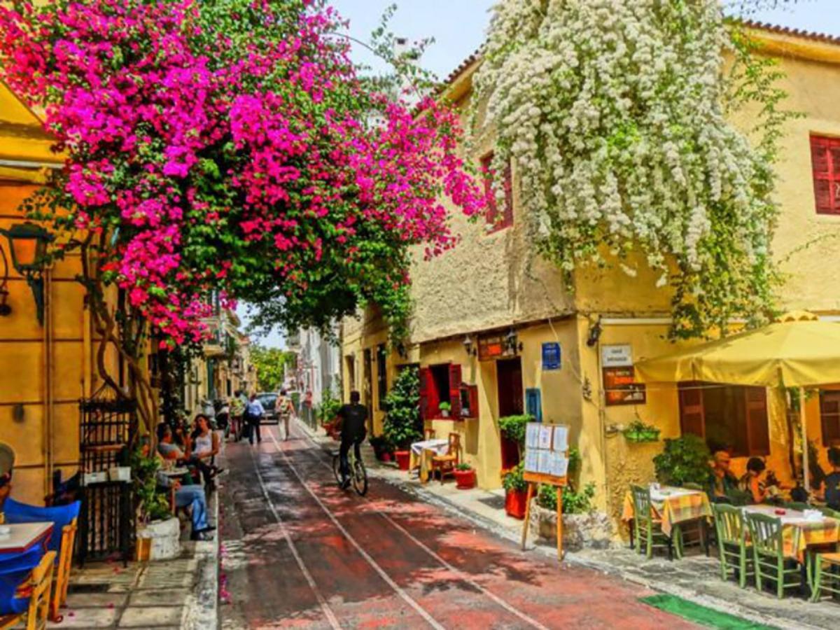 Apollonos At Heart Of Plaka * Athens